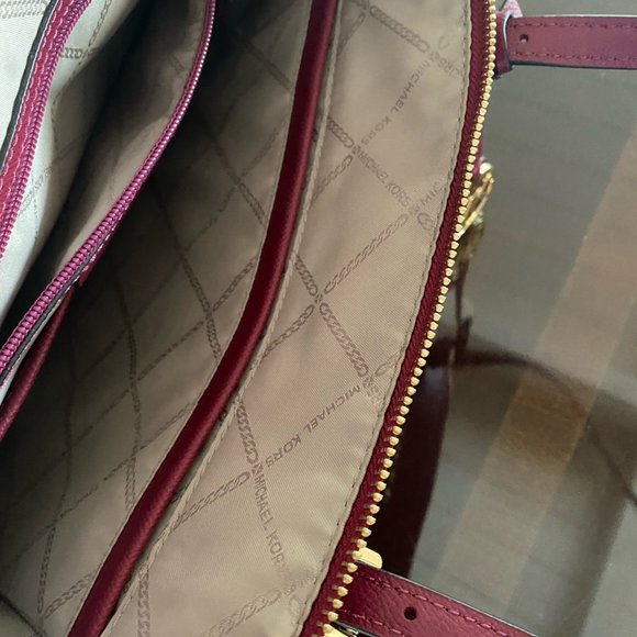 Michael Kors Signature Jet Set East West Top Zip Tote Red Leather Purse NWOT - Picture 6 of 8